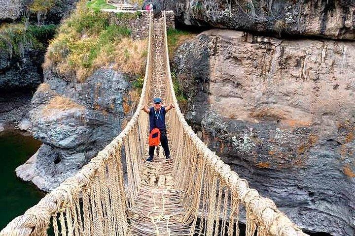 ケスワチャカのインカ橋へのプライベートツアー（食事付き）