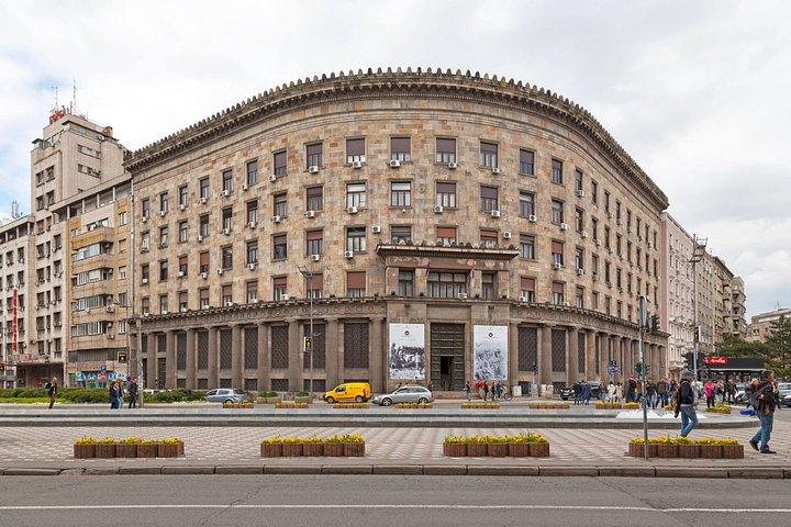 ベオグラードの歴史的なウォーキングツアー遺産を探索