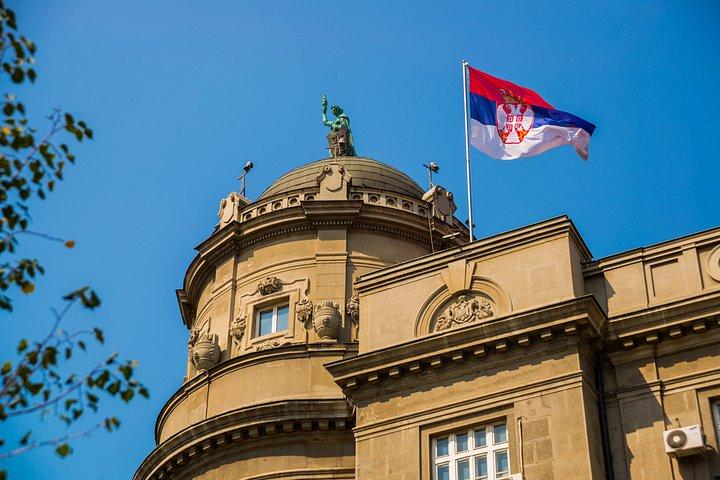 ベオグラードの歴史的なウォーキングツアー遺産を探索
