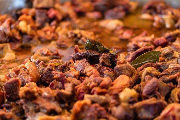 ベオグラード・ストリート・フード・ツアー地元の珍味を味わう