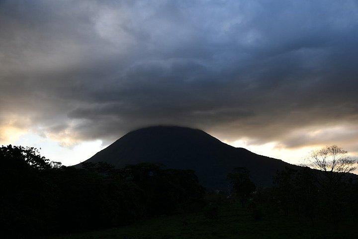 アレナル火山を望むラ・フォルトゥナのジップラインツアー