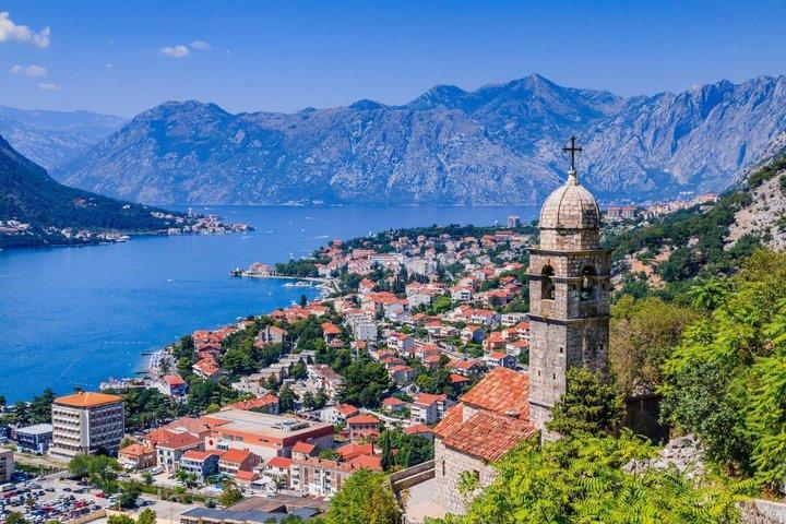 Montenegro i , en dag eller to dages tur, fra Tirana)