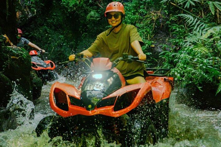 Kuber ATV Ubud Bali con tunnel e cascata