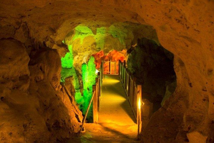 Dunns River Falls & Green Grotto Caves {Diversión e historia} con almuerzo