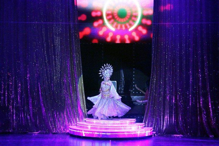 チェンマイ市内送迎付きサイアムドラゴンキャバレーショーチケット