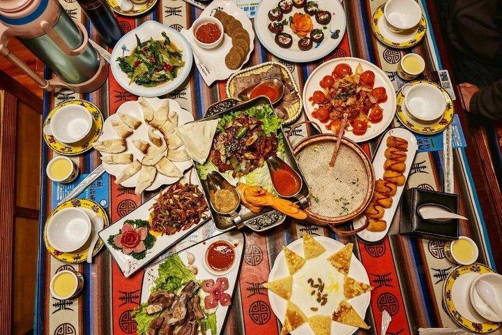 Excursão à noite de Kunming com comida local