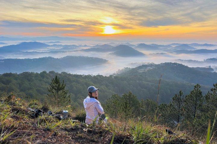Nccdalat : Cloud Hunting Sunrise Hike, Ritiro auto e colazione