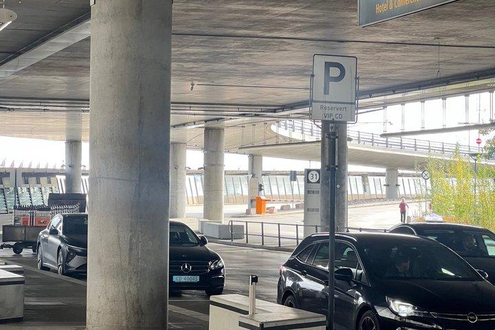 オスロ民間空港/ホテル送迎サービス||英語対応