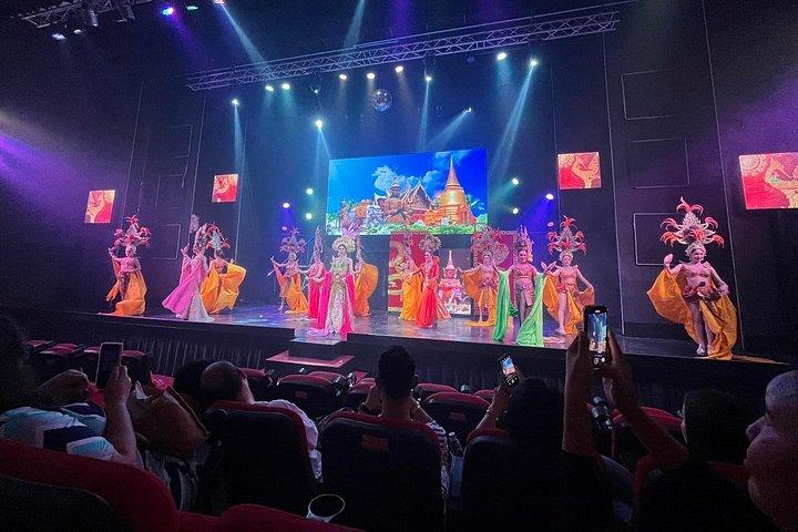 チェンマイサイアムドラゴンキャバレーショー（ホテル送迎付き）