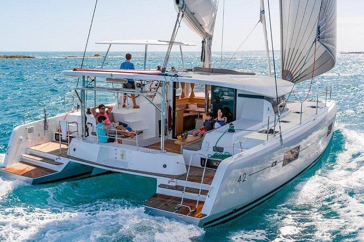 Catamaran with BBQ lunch in Mauritius