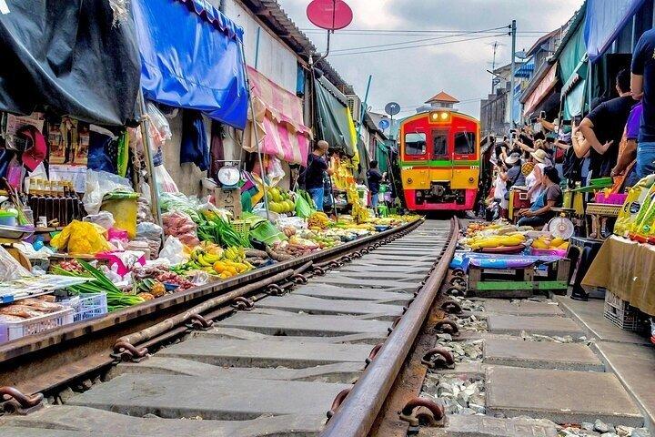 Bangkok : Mercado Flutuante e Mercado de Comboios com passeio de trem/barco