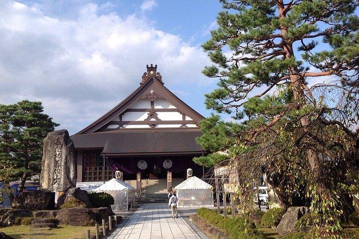名古屋発高山・白川郷日帰りツアー