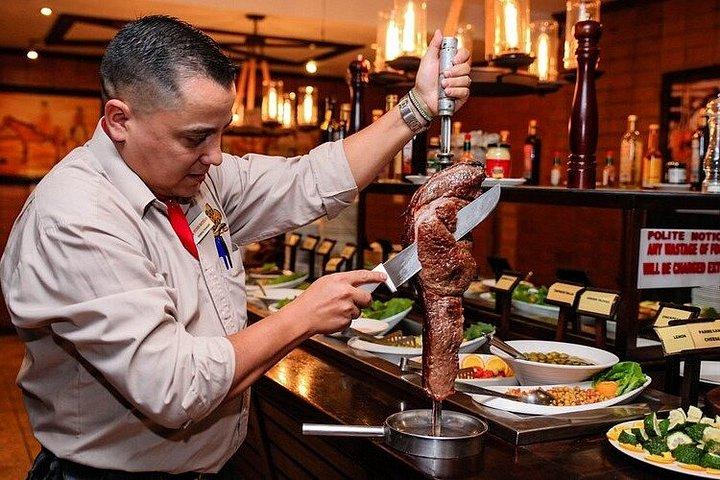 ボマス文化舞踊とフォゴ・ガウチョの食事体験