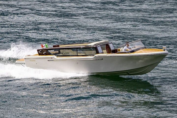 Private Venetian Wooden Boat Tour on Lake Como