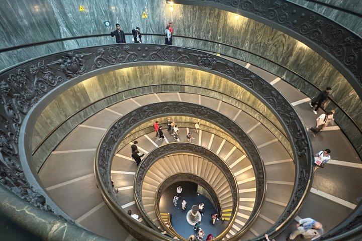 Vatican and Sistine Chapel Guided Tour Without Queue