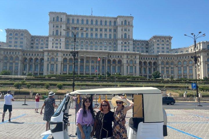 Tour della città di Bucarest Tuk Tuk