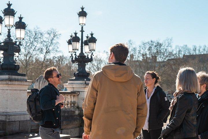 ボルドーウォーキングフードツアー：歴史、ワイン、ペストリー（英語）