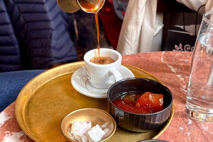 アテネプライベートフードツアー：ギリシャ人のように食べる！ シーフード＆ワイン付き