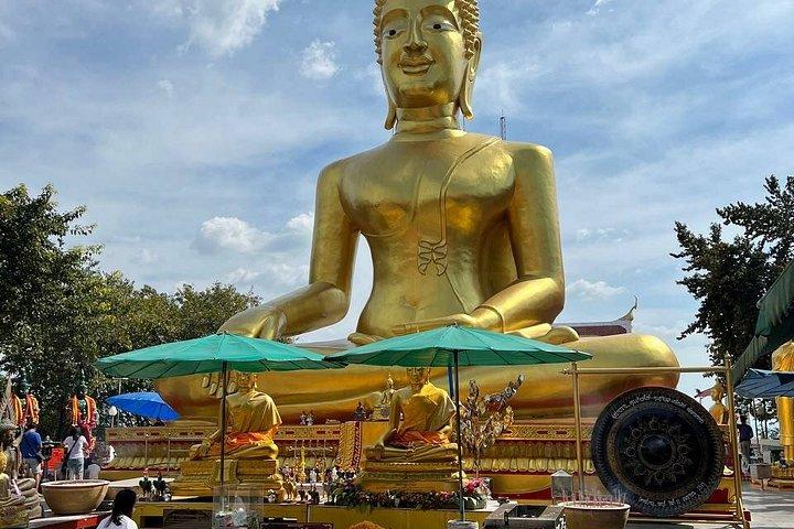Shared Guided Small Group Tour to Pattaya City