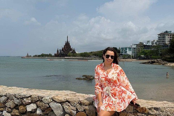 Shared Guided Small Group Tour to Pattaya City
