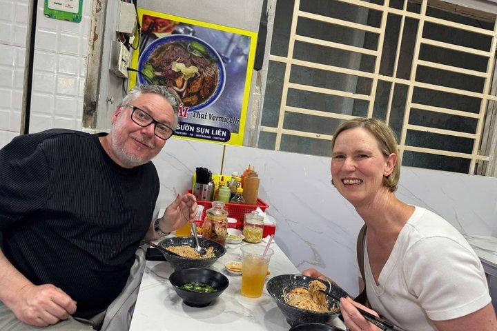 バイクで行くサイゴンストリートフード＆隠れた路地裏-7/9/12試食