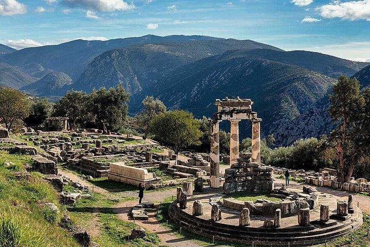 Delphi Private Tour with Stops in Levadia and Arachova