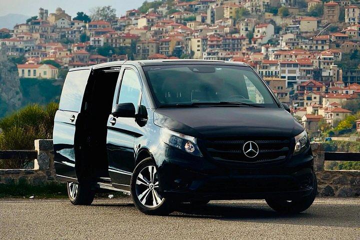 Delphi Private Tour with Stops in Levadia and Arachova