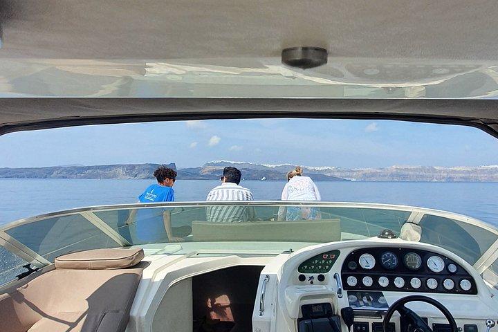 5 時間のサントリーニ島プライベート ラグジュアリー クルーズ (バーベキューとドリンク付き)