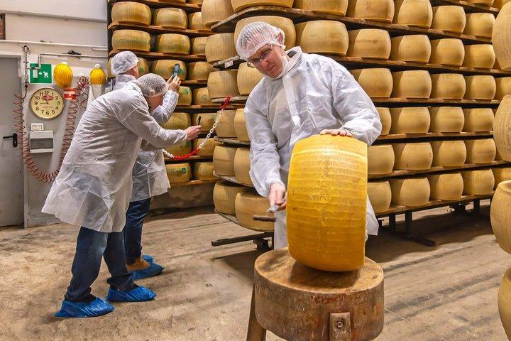 Bologna Food Experience: Factory tours & Lunch på italienske dage