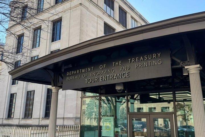 Bureaucracy : Pillars of Policy in D.C Self-Guided Walking tour(官僚主義:ワシントンD.C.のセルフガイドウォーキングツアーにおける政策の柱)
