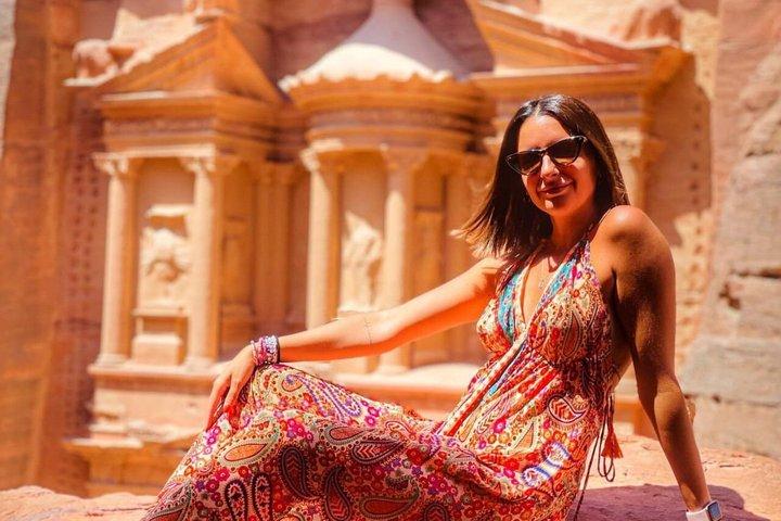 Tour guidato privato di 2 giorni di Petra Wadi Rum Madaba e Mar Morto