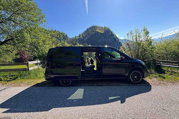 Private Alpine & Do-Re-Mi Experience - Lakes, Klimt & Movie Icon