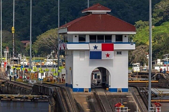 ホテル送迎付きパナマシティとパナマ運河のプライベートツアー