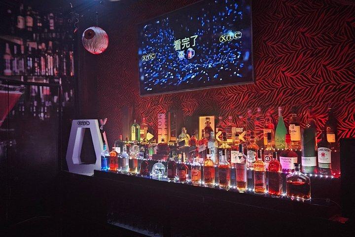 Bar Crawl in Downtown Jaco