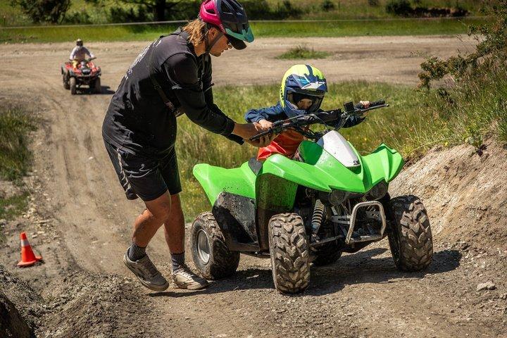 クイーンズタウン：キッズクワッドバイクファミリーアドベンチャー（45分）
