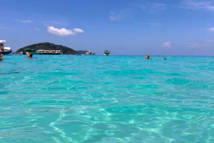 シミランカタマラン小グループプレミアムツアープーケット/カオラック