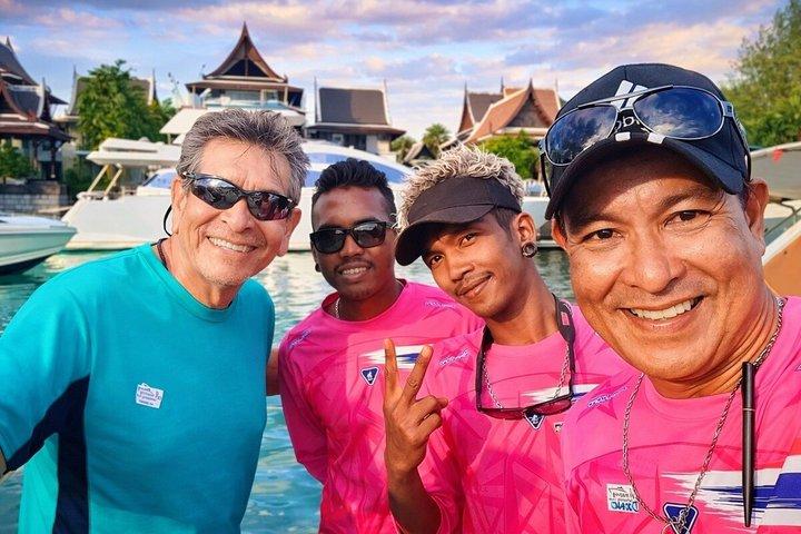 Viagem de mergulho com snorkel nas Ilhas Phi Phi e Khai com almoço e barbatanas em lancha