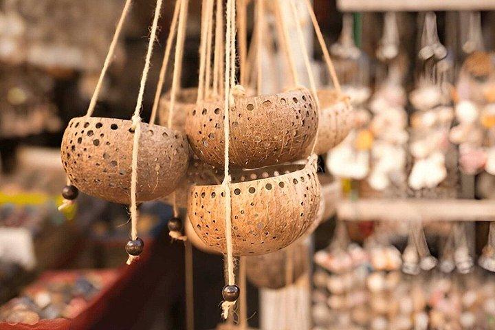 シギリヤのココナッツシェル竹細工体験
