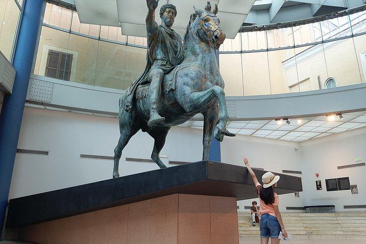 特別なガイドが付いているローマのカピトリーノ美術館で子供のためのパーシージャクソンツアー