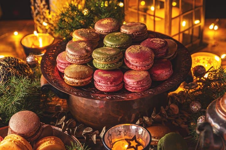 Paris Christmas Lights & Stories with Tastings on Champs-Élysées