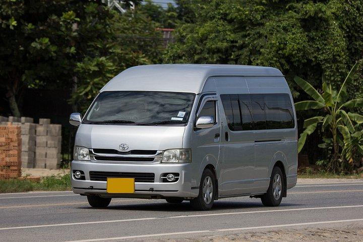 チェンマイからパイへの送迎付き乗り合いミニバン