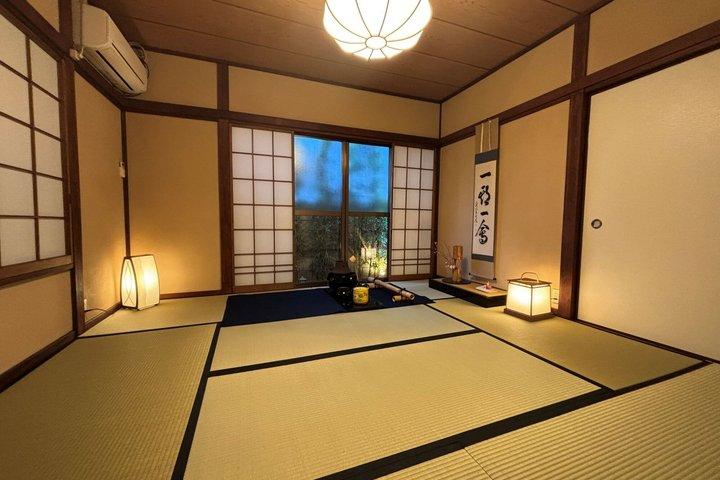 公式インストラクターによる茶道ワークショップ