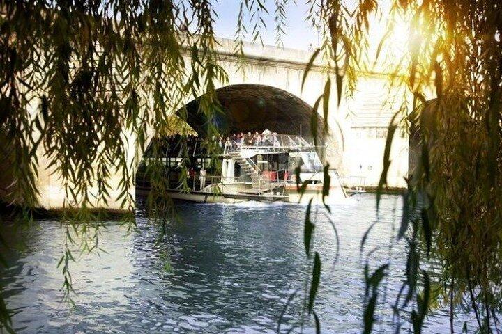 Paris - Visite guidée en voiture 2CV vintage + Croisière sur la Seine