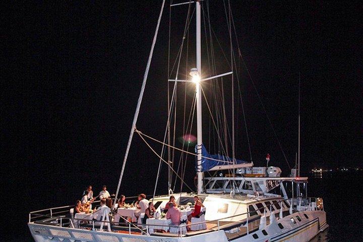 Romantic Evening Catamaran Dinner Cruise in Benoa, Bali