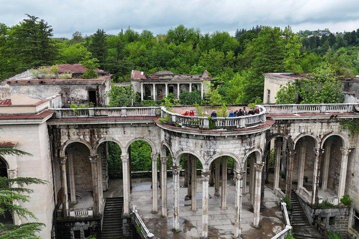 De Kutaisi : Sanatoriums de l'époque soviétique de Tskaltubo