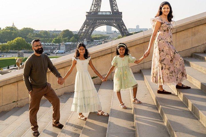 Fotoshooting in Paris mit Fotograf vor dem Eiffelturm