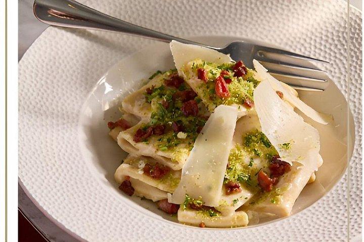 Experience Les Misérables with Two Course Pre Show Meal