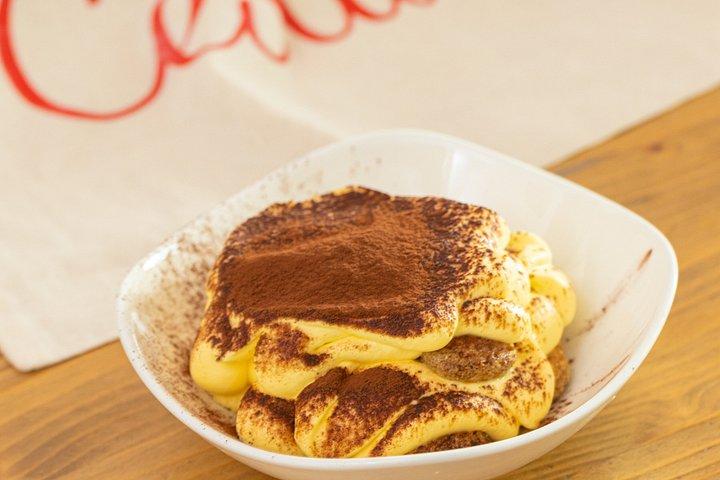 チェザリーヌ：バーリの地元の家のパスタとティラミスのクラス