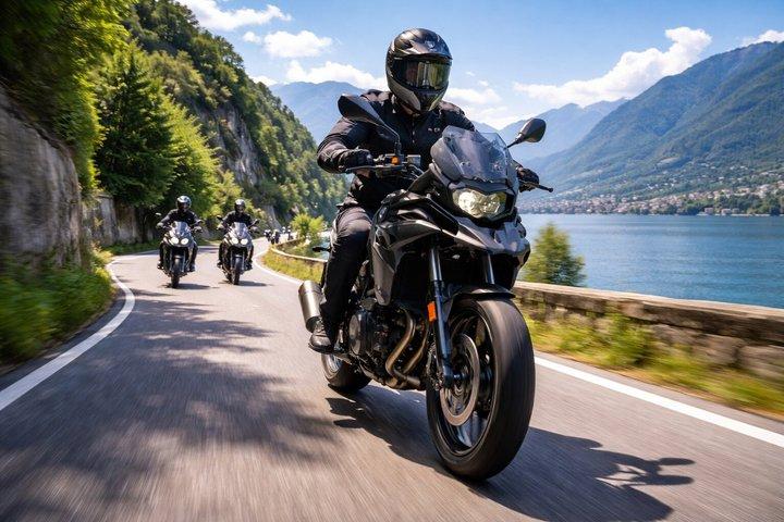 Excursão privada ao Lago de Como de motocicleta