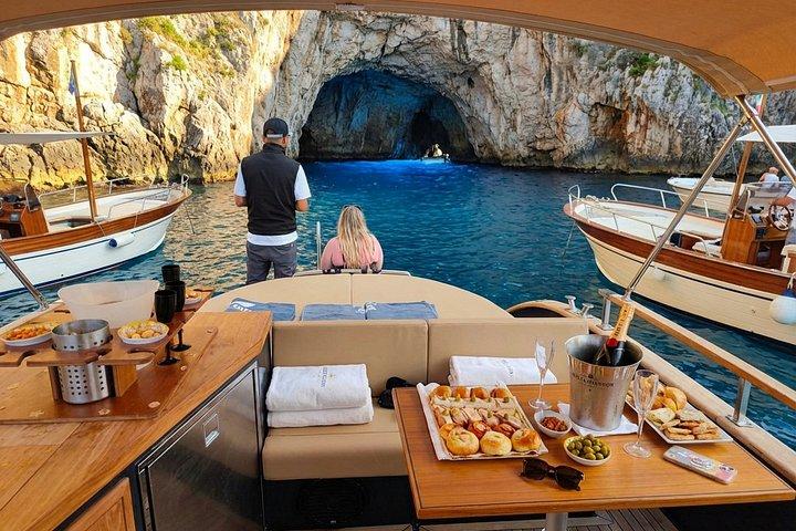 Excursion en bateau tout compris à Capri avec visite de la ville